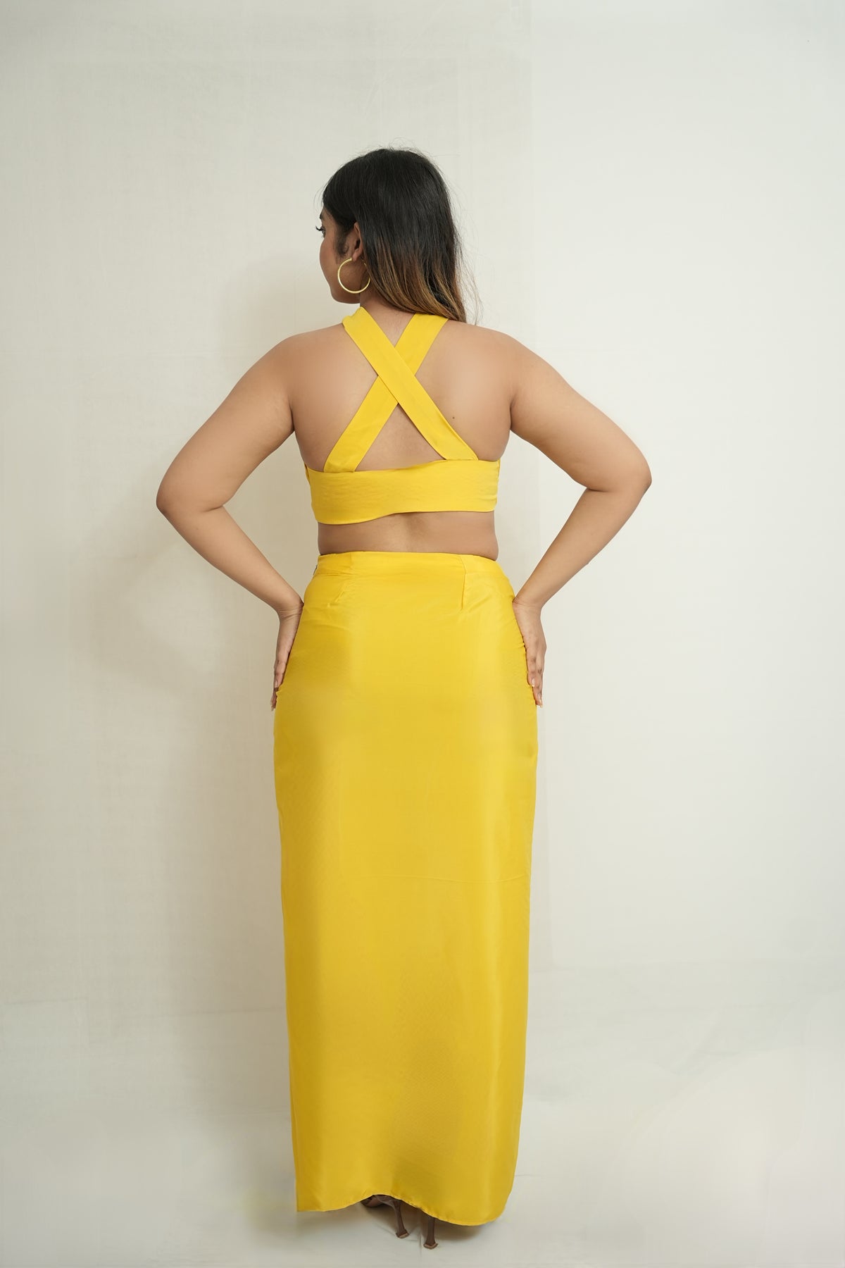 She found the sun | Yellow cut-out drape maxi dress