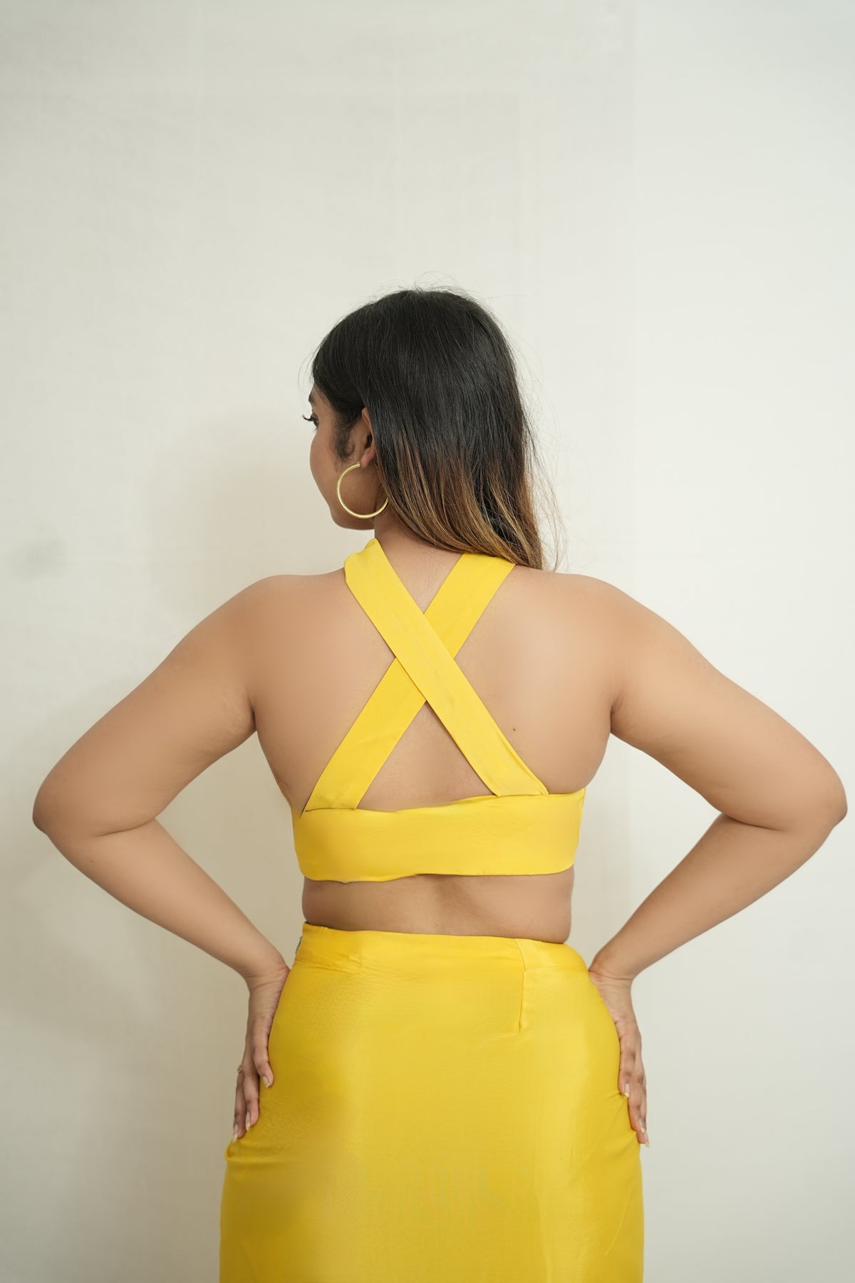 She found the sun | Yellow cut-out drape maxi dress
