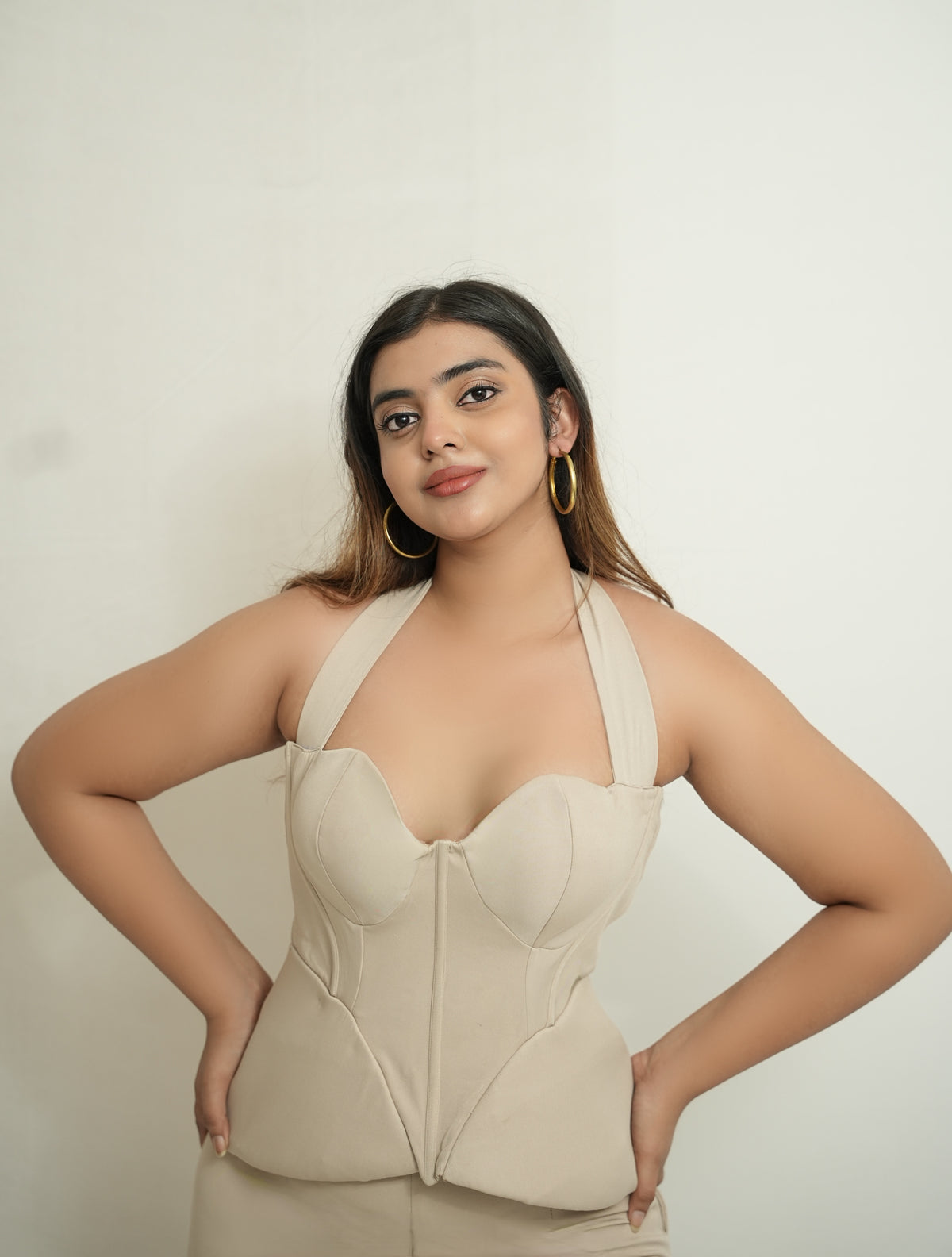 Becoming her | Beige sculpted corset top
