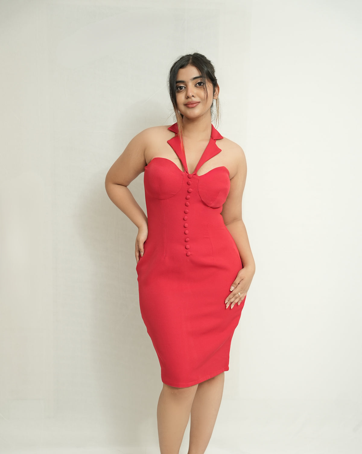 No second guess | Red sculpted lapelled dress